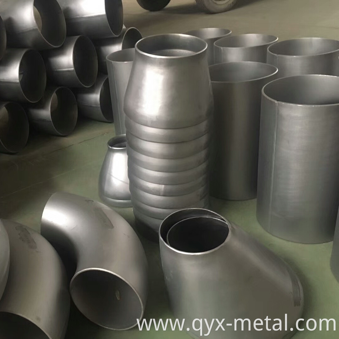 Titanium pipe fittings